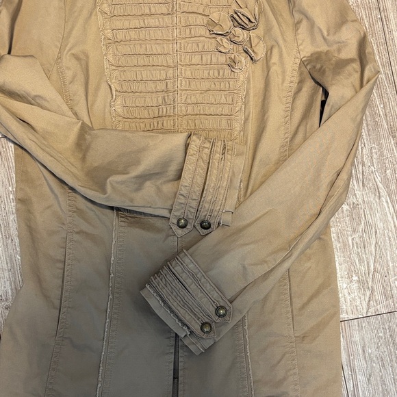 White House Black Market Beige Twill military jacket with Ruffles size 10 - Picture 6 of 8